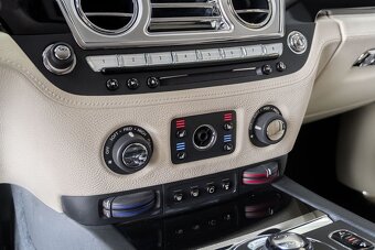 Rolls Royce Ghost maksymalny przebieg wyposażenia 68 000 km - 16