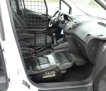 Ford Tourneo Courier - 16