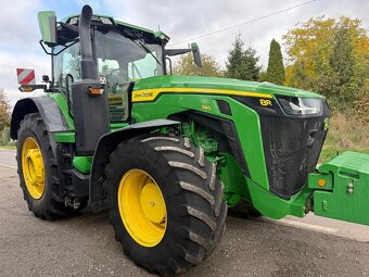 Ciągnik rolniczy John Deere 8R 340 skrzynia E23 rok pro 2021 - 16