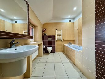 Dom piętrowy w zab. bliźniaczej o pow. 203m2, Kalisz - 16