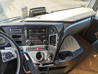 Sprzedam ciągnik siodłowy MERCEDES-BENZ ACTROS 1851 LS E6 - 16