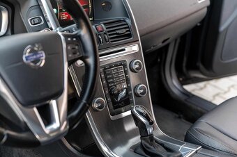 VOLVO XC60 - 16