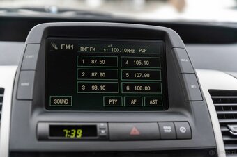 Toyota PRIUS - 16