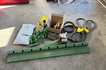 Kombajn zbożowy John Deere 1470 4,88 m (16 stóp) - 16