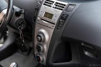 TOYOTA YARIS - 16