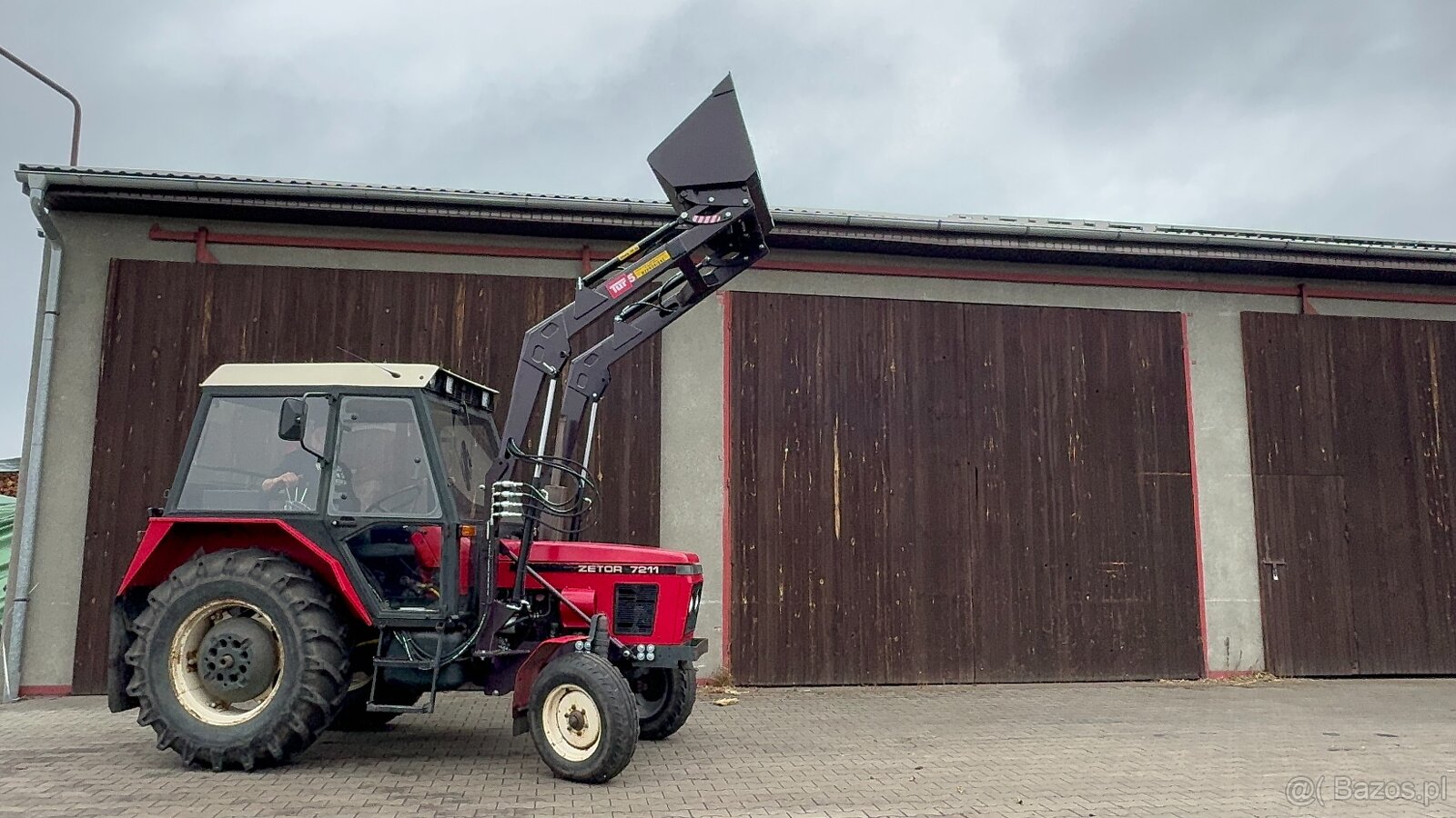 Ładowacz czołowy do Zetora z euroramką – udźwig 700 kg, 24 m - 17