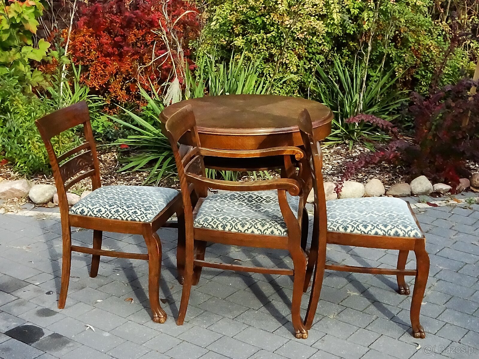 Stylowy zestaw mebli - stolik kawowy + 3 krzesła tapicerowan - 17