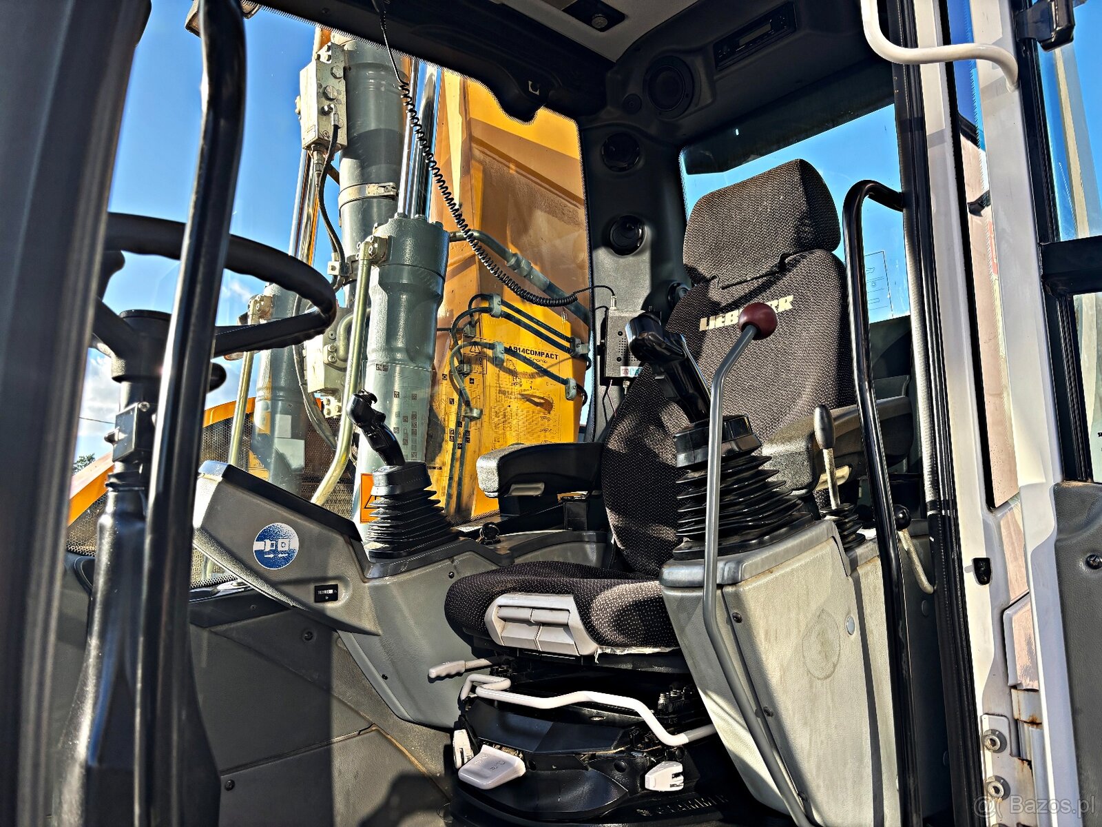 LIEBHERR A 914 COMPACT KOPARKA KOŁOWA 2014R | Liebherr R 914 - 17