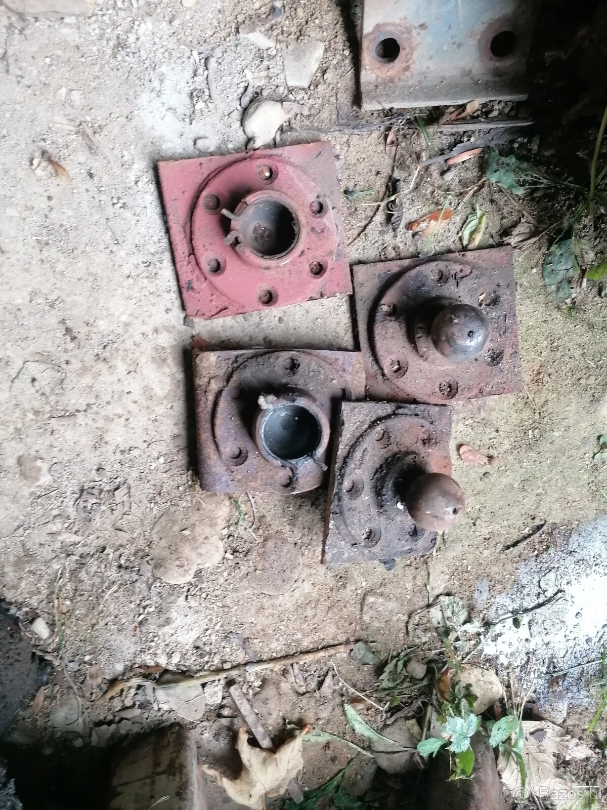 Sprzedaję przyczepę BSS 9t i 8t oraz wiele części zamiennych - 17