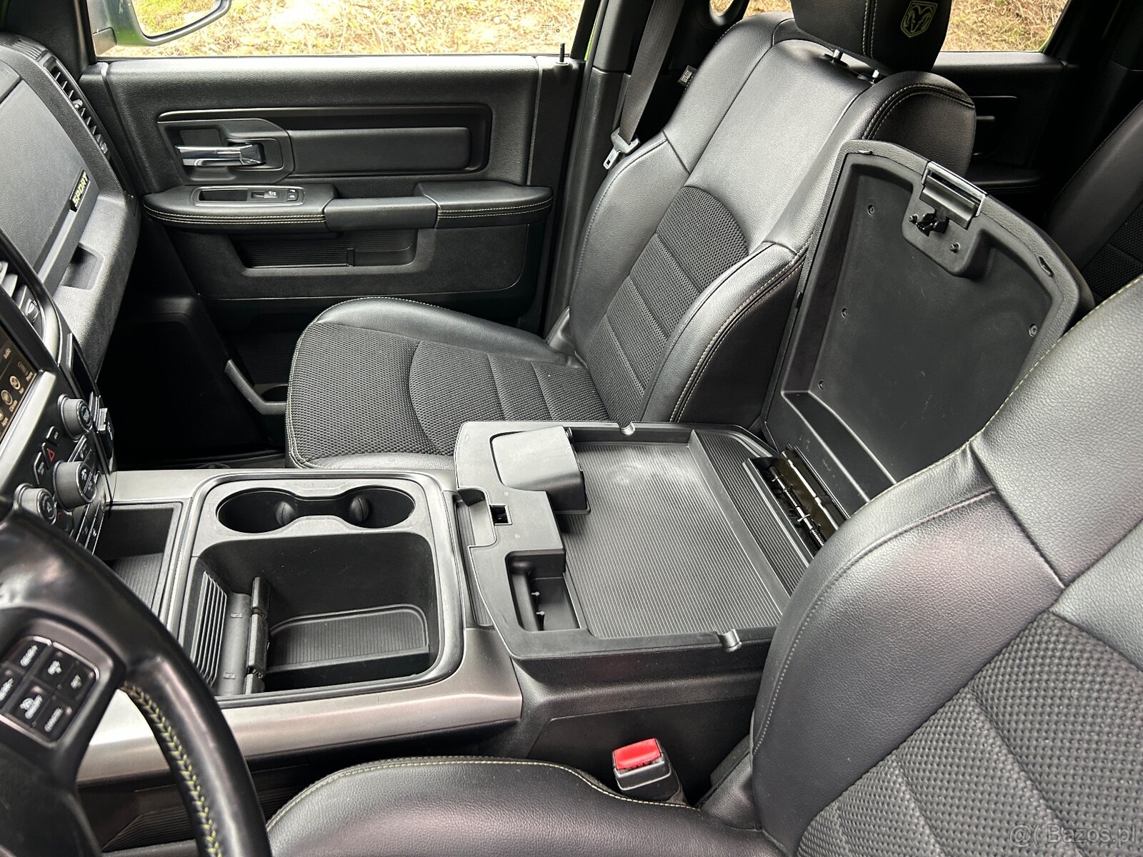 DODGE RAM SPORT 4x4, 5.7L, 401KM, 2017r. - 17