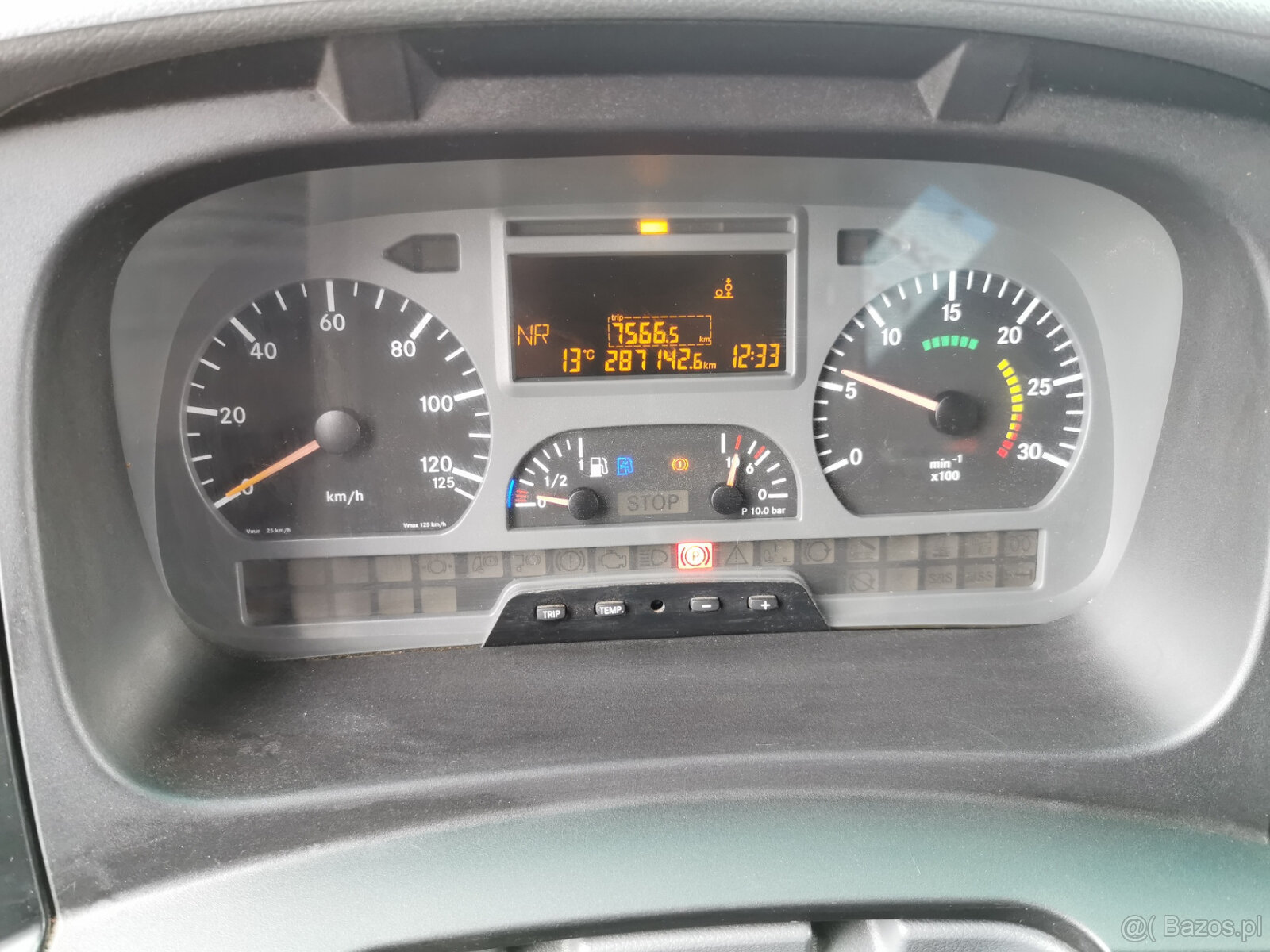 Sprzedam ciężarówkę MERCEDES-BENZ AXOR 2533 L 6X2 E4 - 17