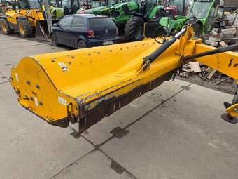 Mulcer Kosiarka Muthing w pełni sprawny cena 21000 zl .Lokal - 17