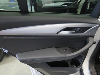 BMW X3 2.0i xDrive, AUT, klimatyzacja, hak holowniczy - 17