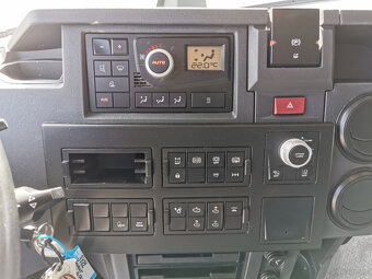 Sprzedam ciągnik siodłowy RENAULT C 520 DTI 13 E6 z hydr. - 17