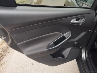 Ford Focus mk3 kombi Ledy przód i Tył Alu felgi bardzo ładny - 17