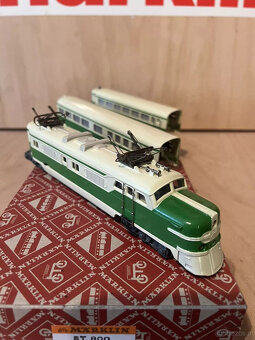 Wagon silnikowy Märklin ST 800, zielono-beżowy Żebra dachow - 17