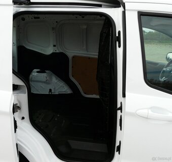 Ford Tourneo Courier - 17