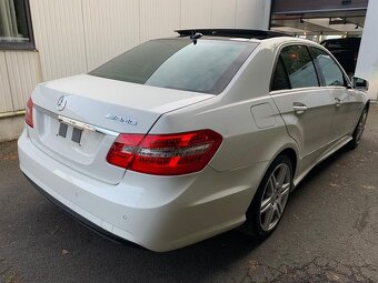 2011 Mercedes-Benz E 220 Avantgarde AMG Package - 17