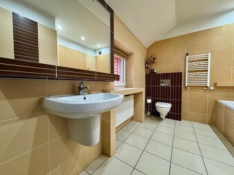 Dom piętrowy w zab. bliźniaczej o pow. 203m2, Kalisz - 17