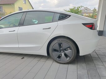 2022 Tesla Model 3 - 17