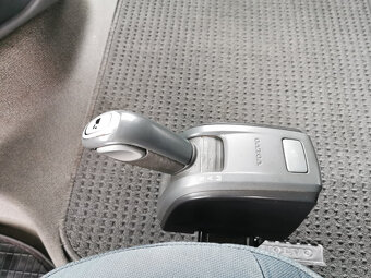 Sprzedaję ciągnik siodłowy VOLVO FH13 420 42T EEV - 17