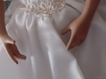 SZEŚĆ PANN MŁODYCH 3 SYGNOWANE 3 NIE SYGNOWANE LALKI PORCELA - 17