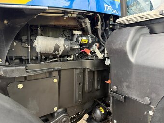 Ciągnik Rolniczy New Holland T8.360 rok pr 2013  PowerShift - 17