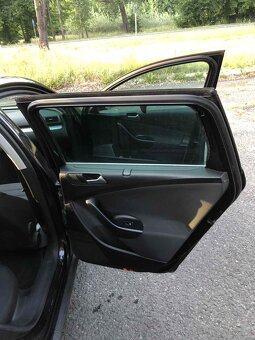 Volkswagen Passat B6 2.0 TDI Sportline - 17