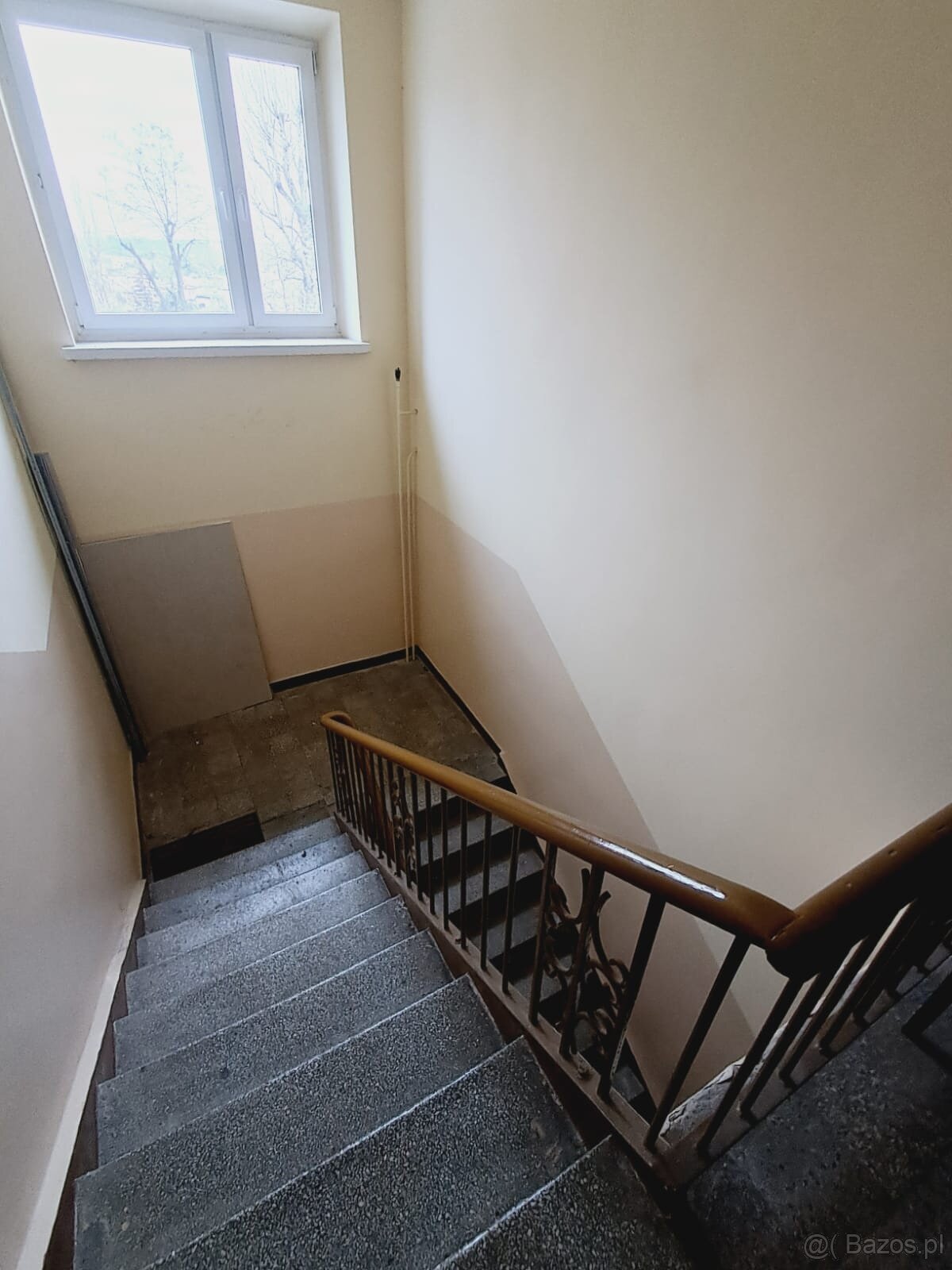 Mieszkanie o pow. 60m2, II piętro, do remontu, ul. Ludowa - 18