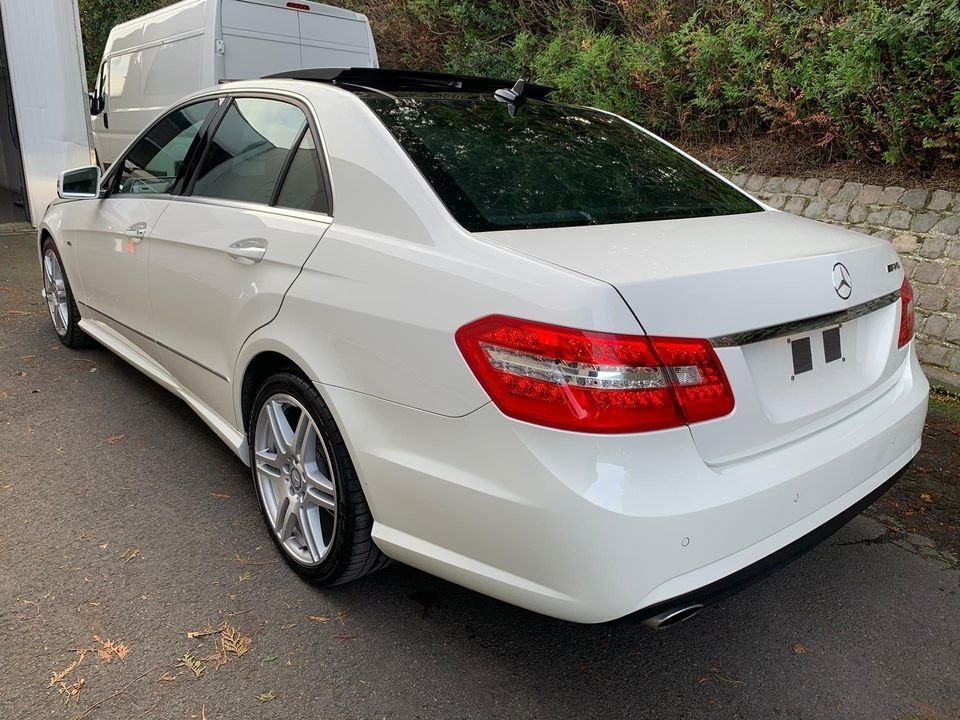 2011 Mercedes-Benz E 220 Avantgarde AMG Package - 18