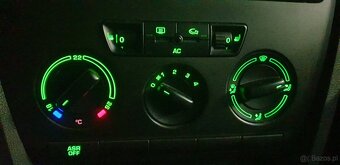 Octavia 1.6 mpi 2005 r 132tyś km - 18