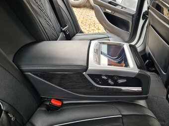 BMW 750i xDrive 2016r - 18
