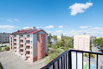 Mieszkanie o powierzchni 38.68m2, balkon, IV p., os. Asnyka - 18