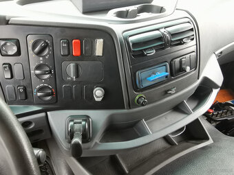 Sprzedam ciężarówkę MERCEDES-BENZ AXOR 2533 L 6X2 E4 - 18