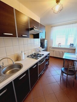 3 pokojowe mieszkanie, 52.80m2, duży balkon, III piętro, os. - 18