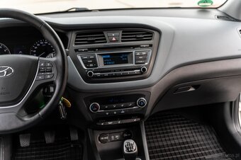 HYUNDAI i20 - 18
