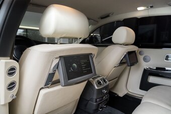 Rolls Royce Ghost maksymalny przebieg wyposażenia 68 000 km - 18