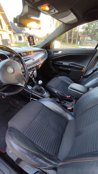 Alfa Romeo Giulietta 2.0JTDM - 18