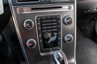 VOLVO XC60 - 18