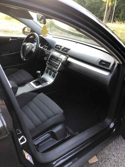 Volkswagen Passat B6 2.0 TDI Sportline - 18