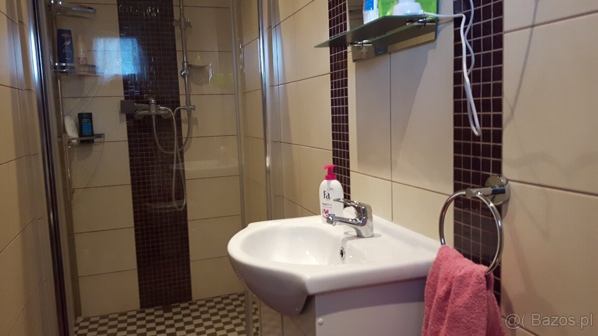 SEZON--2025-Samodzielny dom z ogrodzoną działką nad jeziorem - 19