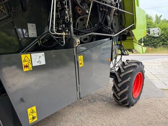 Claas lexion 450 rok pr 2001 heder V660 lub V750.  Silnik Me - 19