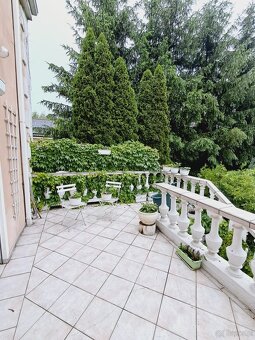 Dom parterowy z użyt. poddaszem o pow. 240 m2, działka 1700m - 19