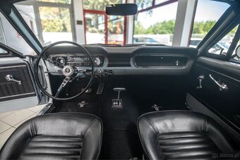 Ford mustang V8 1965 odrestaurowany od podstaw - 19