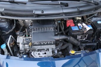 Toyota Yaris 1.3 64kw, servisovaná, nebouraná, 127 000km - 19