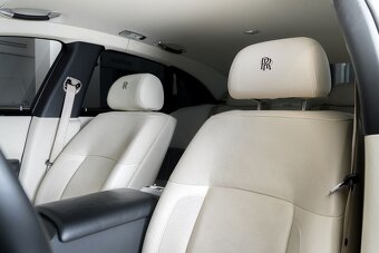 Rolls Royce Ghost maksymalny przebieg wyposażenia 68 000 km - 19