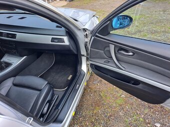 BMW E90 - 19