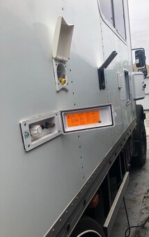 Mercedes Benz Unimog 4x4 camper - 19