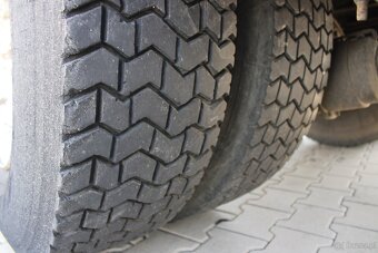 DAF CF 240, RAMIĘ HYDRAULICZNE HMF 953 K2, PNEU 80% - 19