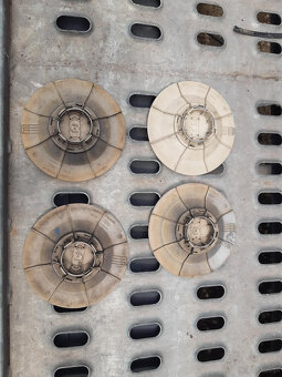 AUDI S8 D2 4.2 250kw - manual cześci - 19